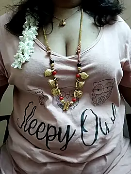 Snapshot of gaurika18 chatting on March 13, 2025, 6:23 pm gaurika18 online show from March 13, 2025, 6:23 pm