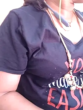 Snapshot of gaurika18 chatting on March 20, 2025, 10:32 am gaurika18 online show from March 20, 2025, 10:32 am