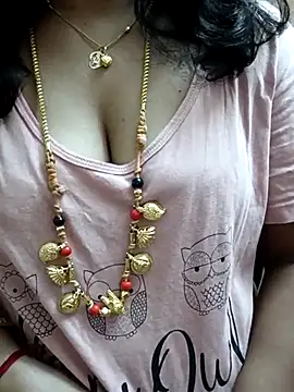 Snapshot of gaurika18 chatting on March 10, 2025, 11:06 pm gaurika18 online show from March 10, 2025, 11:06 pm