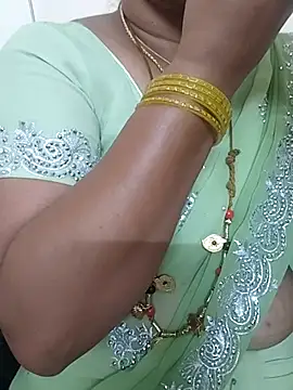 Snapshot of gaurika18 chatting on September 15, 2025, 5:30 am gaurika18 online show from September 15, 2025, 5:30 am