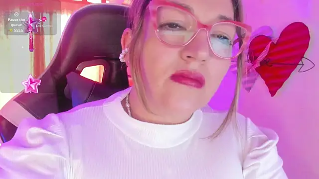 Naty Mature  online show from February 25, 2025, 5:19 pm