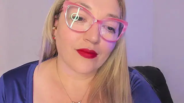 Naty Mature  online show from November 12, 2025, 5:50 pm