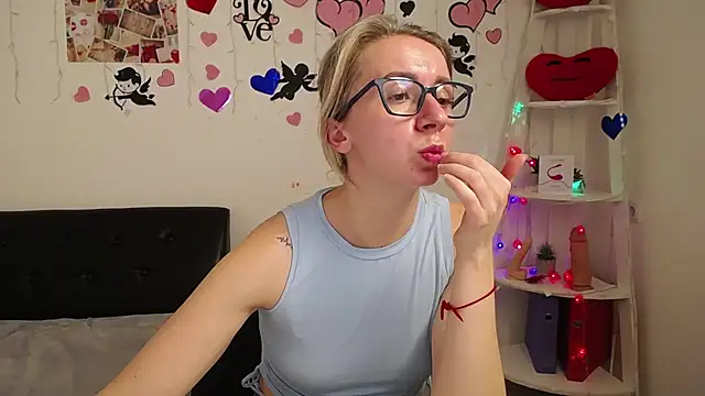 VasilisaSii online show from February 14, 2025, 4:09 pm
