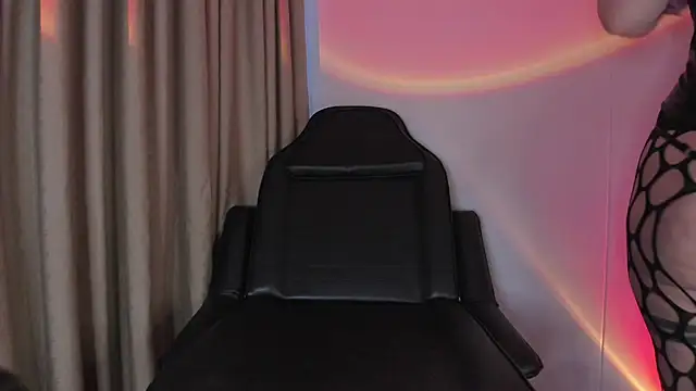 Whitekitty-exe online show from February 13, 2025, 11:04 pm
