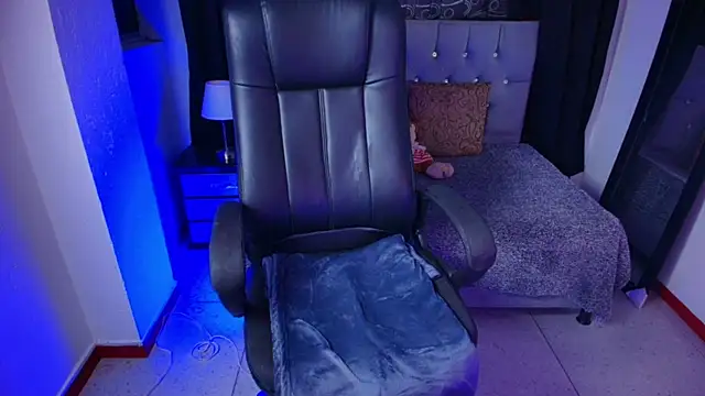 Snapshot of meggan_77 chatting on September 21, 2025, 5:23 am meggan 77 online show from September 21, 2025, 5:23 am