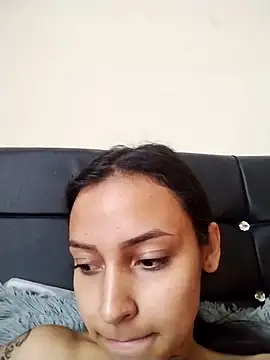 emma ambar online show from October 8, 2025, 5:02 pm