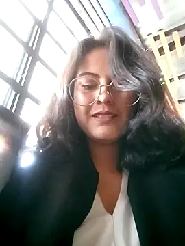 lara moon25 online show from December 13, 2024, 10:13 pm