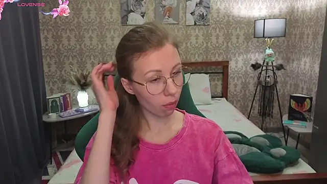 Lill Mary online show from February 15, 2026, 3:18 am