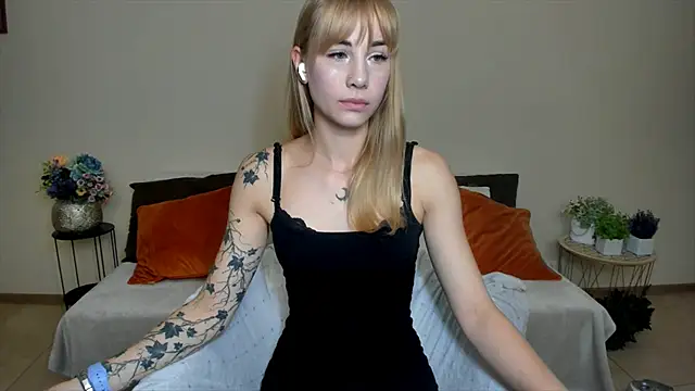 Snapshot of LunaBelli chatting on September 28, 2025, 6:59 pm LunaBelli online show from September 28, 2025, 6:59 pm