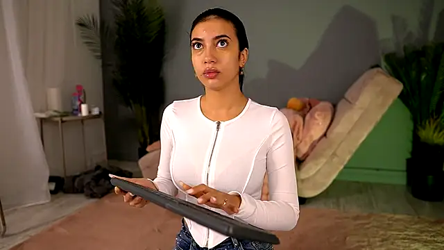 Snapshot of BetsyGonzale chatting on October 18, 2025, 4:03 am BetsyGonzale online show from October 18, 2025, 4:03 am