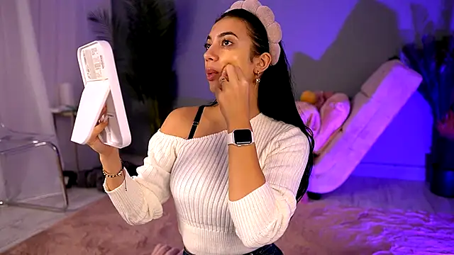 Snapshot of BetsyGonzale chatting on October 21, 2025, 4:01 am BetsyGonzale online show from October 21, 2025, 4:01 am