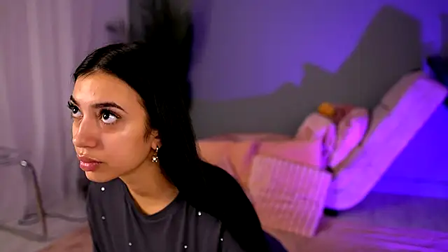 Snapshot of BetsyGonzale chatting on October 16, 2025, 3:59 am BetsyGonzale online show from October 16, 2025, 3:59 am