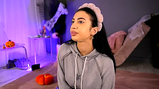 Snapshot of BetsyGonzale chatting on October 28, 2025, 4:02 am BetsyGonzale online show from October 28, 2025, 4:02 am