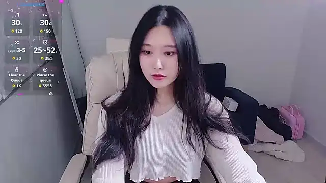 who Lilly online show from October 16, 2025, 2:03 pm