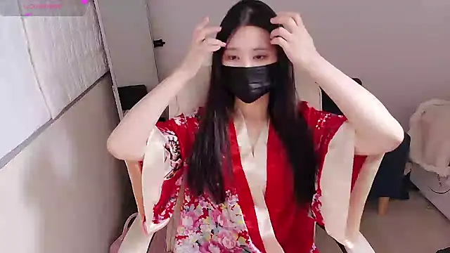 who Lilly online show from September 18, 2025, 12:08 pm