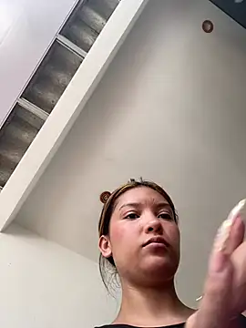 baby lizy online show from February 1, 2025, 5:05 pm