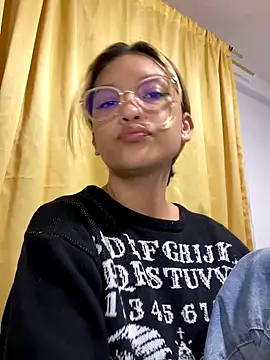 Snapshot of baby_lizy chatting on October 2, 2025, 1:31 am baby lizy online show from October 2, 2025, 1:31 am