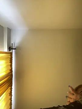 baby lizy online show from November 9, 2025, 6:12 pm