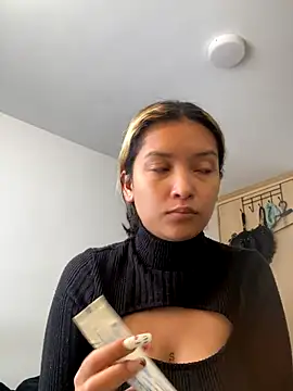 Snapshot of baby_lizy chatting on October 4, 2025, 8:10 pm baby lizy online show from October 4, 2025, 8:10 pm