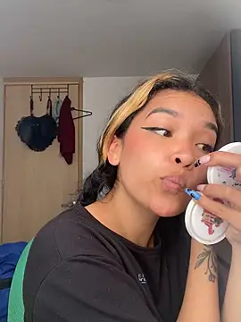 Snapshot of baby_lizy chatting on October 12, 2025, 6:09 pm baby lizy online show from October 12, 2025, 6:09 pm