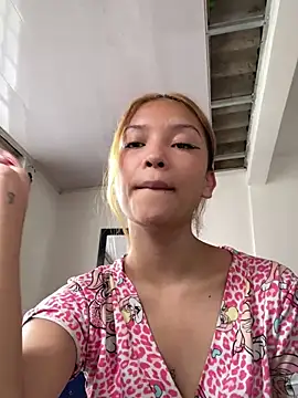 baby lizy online show from January 5, 2025, 8:52 pm