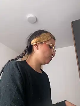 Snapshot of baby_lizy chatting on September 26, 2025, 8:38 pm baby lizy online show from September 26, 2025, 8:38 pm