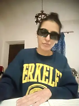 AlexandraMello29 online show from December 20, 2024, 8:34 pm