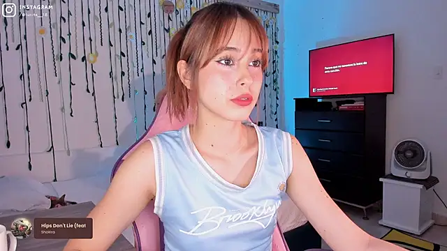 alice guerin  online show from December 3, 2024, 1:58 am