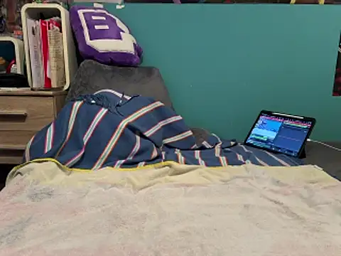 BigAssChubby online show from April 24, 2026, 2:46 am