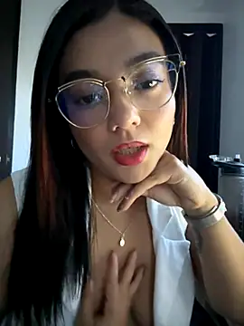 Snapshot of camianddanna chatting on November 1, 2025, 10:25 pm camianddanna online show from November 1, 2025, 10:25 pm