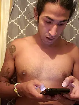 LargeDominoes online show from April 18, 2026, 1:41 am