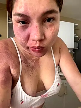 WhiteWomen online show from September 29, 2025, 2:55 pm