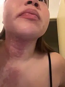 WhiteWomen online show from December 4, 2025, 9:30 am