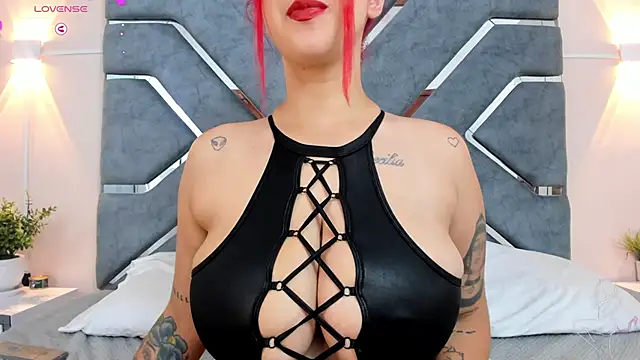 ashlyrey-1 online show from February 11, 2025, 9:46 pm