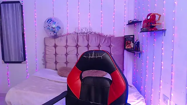 sapphire lilac online show from February 4, 2025, 4:48 am
