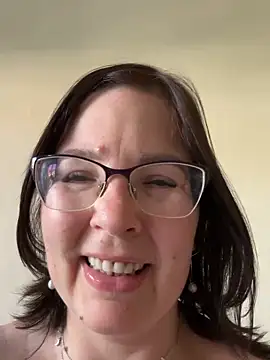 Snapshot of B_Bonya_m chatting on February 2, 2026, 3:49 am B Bonya m online show from February 2, 2026, 3:49 am