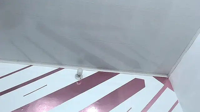 Kitten Hot  online show from February 24, 2026, 9:21 am