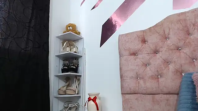 Snapshot of Kitten_Hot_ chatting on October 11, 2025, 11:33 am Kitten Hot  online show from October 11, 2025, 11:33 am