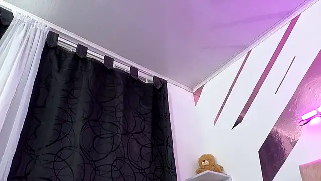 Snapshot of Kitten_Hot_ chatting on October 29, 2025, 1:04 am Kitten Hot  online show from October 29, 2025, 1:04 am