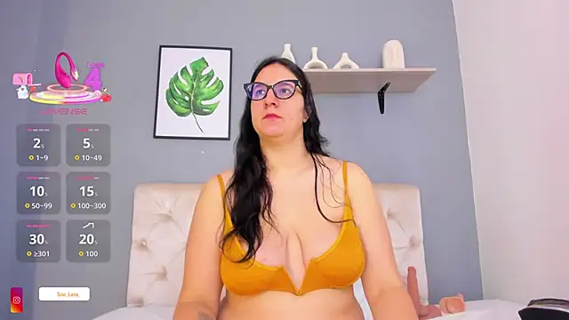 Snapshot of Soe_Lara chatting on October 3, 2025, 11:56 am Soe Lara online show from October 3, 2025, 11:56 am