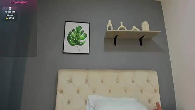 Snapshot of Soe_Lara chatting on October 8, 2025, 11:23 am Soe Lara online show from October 8, 2025, 11:23 am