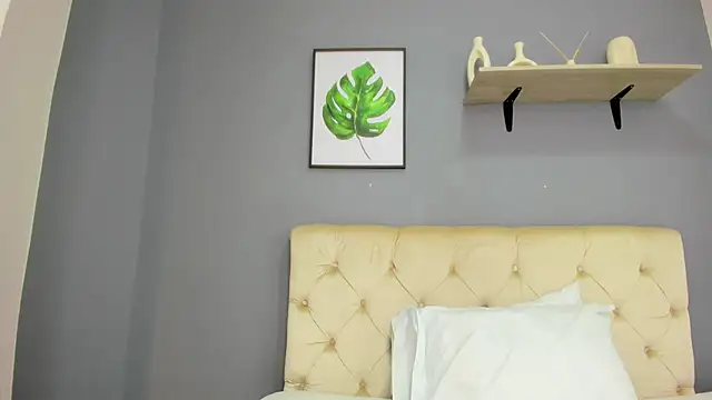 Snapshot of Soe_Lara chatting on September 19, 2025, 11:25 am Soe Lara online show from September 19, 2025, 11:25 am