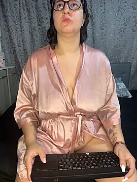 Snapshot of Soe_Lara chatting on February 3, 2026, 11:26 am Soe Lara online show from February 3, 2026, 11:26 am