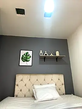 Snapshot of Soe_Lara chatting on September 18, 2025, 10:51 am Soe Lara online show from September 18, 2025, 10:51 am