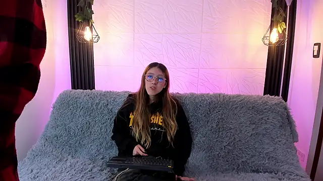 BRIAR AND BLAIR online show from October 22, 2025, 2:27 pm