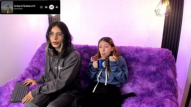 BRIAR AND BLAIR online show from October 24, 2025, 1:21 pm