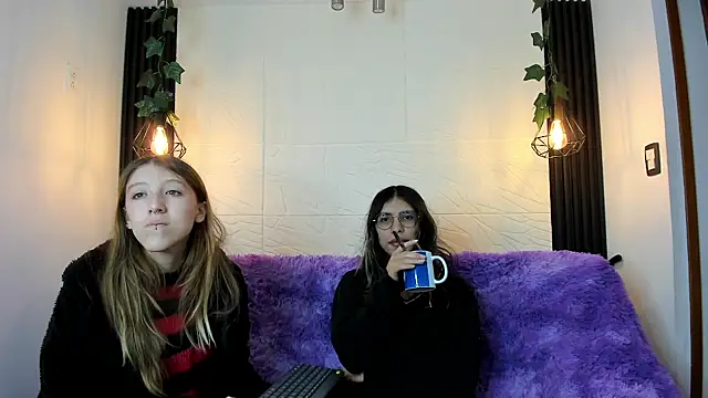 BRIAR AND BLAIR online show from October 28, 2025, 12:59 pm