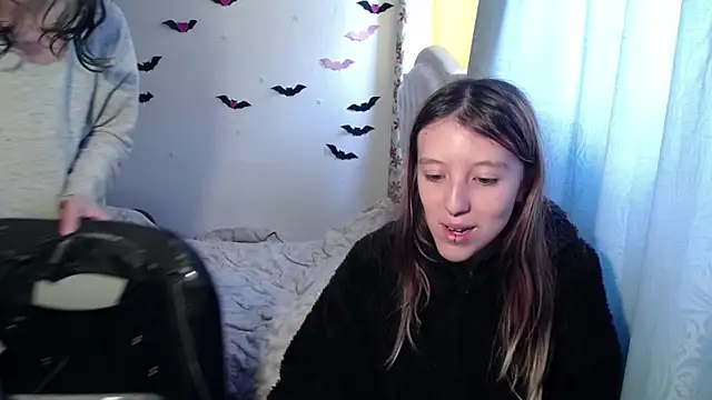 BRIAR AND BLAIR online show from September 29, 2025, 4:34 pm