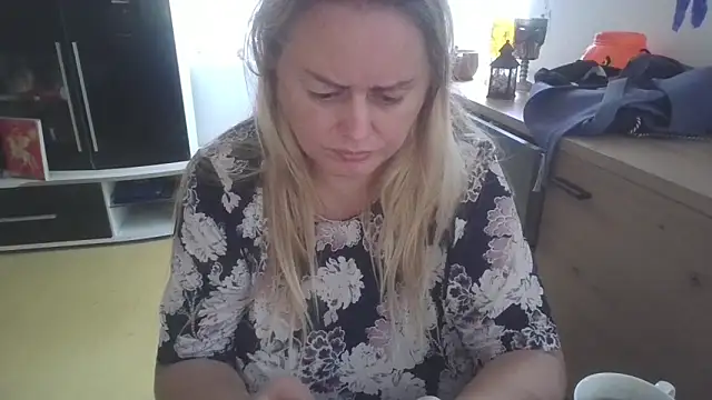 Snapshot of Meliss_Official9 chatting on September 27, 2025, 7:03 am Meliss Official9 online show from September 27, 2025, 7:03 am