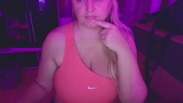 Snapshot of Meliss_Official9 chatting on September 18, 2025, 6:33 pm Meliss Official9 online show from September 18, 2025, 6:33 pm